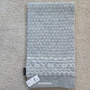 NWT Brooks Brothers 346 Knit Wool Snowflake Fair Isle Scarf Grey White